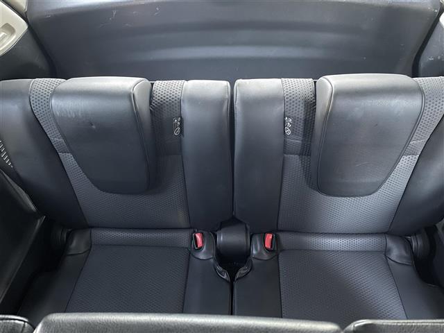 エクストレイル ２０Ｘｔｔ　エマージェンシーブレーキパッケージ　ナビ　アラウンドビューモニター　クルーズコントロール　Ｂｌｕｅｔｏｏｔｈ　パーキングアシスト　４ＷＤ　ＥＴＣ　レーンキープアシスト　コーナーセンサー　ルーフレール　シートヒーター　ＬＥＤ　スマートキー（29枚目）