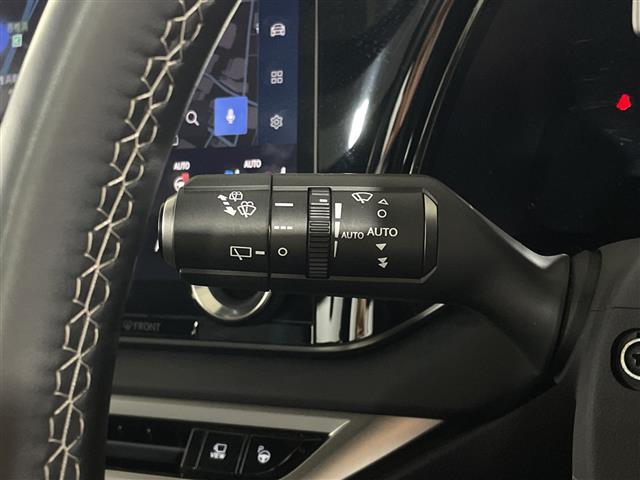 ＲＸ ＲＸ５００ｈ　Ｆスポーツパフォーマンス　禁煙車　純正ナビ　Ｂｌｕｅｔｏｏｔｈ　フルセグＴＶ　ミラーキャスト　全方位カメラ　レクサスセーフティシステム　ハーフレザー　シートヒーター　シートベンチレーション　パノラマサンルーフ　パワーバックドア（6枚目）