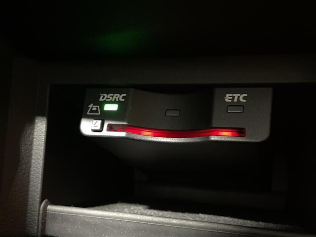 Q5 2.0TFSIクワトロ スポーツ Sラインパッケージ サンルーフ 純正ナビゲーション フルセグテレビ バックカメラ BANG&OLUFSENサウンド 革巻きステアリング パトルシフト オートライト LEDヘッドライト ドライブレコーダー コーナーセンサー(9枚目)