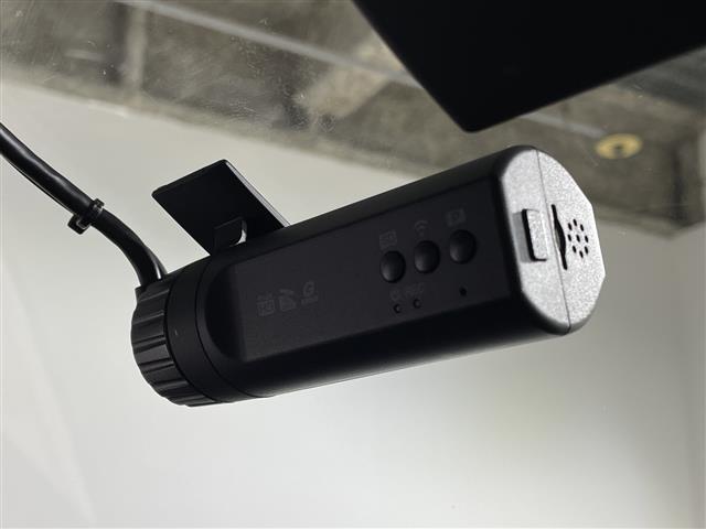 Q5 2.0TFSIクワトロ スポーツ Sラインパッケージ サンルーフ 純正ナビゲーション フルセグテレビ バックカメラ BANG&OLUFSENサウンド 革巻きステアリング パトルシフト オートライト LEDヘッドライト ドライブレコーダー コーナーセンサー(10枚目)