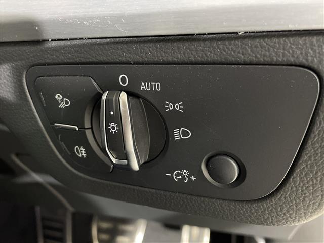 Q5 2.0TFSIクワトロ スポーツ Sラインパッケージ サンルーフ 純正ナビゲーション フルセグテレビ バックカメラ BANG&OLUFSENサウンド 革巻きステアリング パトルシフト オートライト LEDヘッドライト ドライブレコーダー コーナーセンサー(16枚目)