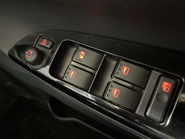 タント カスタムＲＳ　両側パワースライドドア　バックカメラ　社外ナビ【ＡＶＷ－２０４ｉＷ】　ＥＴＣ　フルセグ　後席サンシェード　オートエアコン　パワーウィンドウ　スマートキー　プッシュスタート（13枚目）