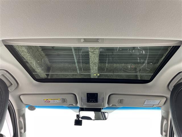 ランドクルーザープラド ＴＸ　Ｌパッケージ　マットブラックエディション　サンルーフ　純正メーカーナビ　フルセグテレビ　アラウンドビューモニター　黒革シート　ＢＳＭ　ドライブレコーダー　三列目電動シート　シートヒーター　シートクーラー　レーダークルーズコントロール（2枚目）