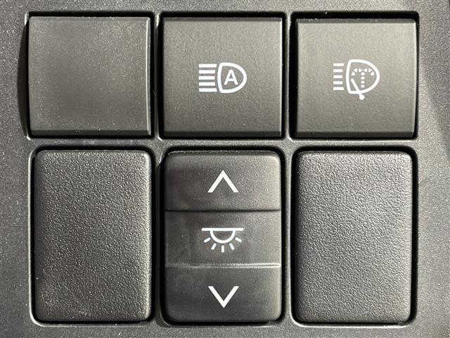 ランドクルーザープラド ＴＸ　Ｌパッケージ　マットブラックエディション　サンルーフ　純正メーカーナビ　フルセグテレビ　アラウンドビューモニター　黒革シート　ＢＳＭ　ドライブレコーダー　三列目電動シート　シートヒーター　シートクーラー　レーダークルーズコントロール（11枚目）