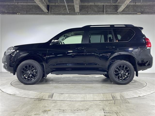 ランドクルーザープラド ＴＸ　Ｌパッケージ　マットブラックエディション　サンルーフ　純正メーカーナビ　フルセグテレビ　アラウンドビューモニター　黒革シート　ＢＳＭ　ドライブレコーダー　三列目電動シート　シートヒーター　シートクーラー　レーダークルーズコントロール（31枚目）