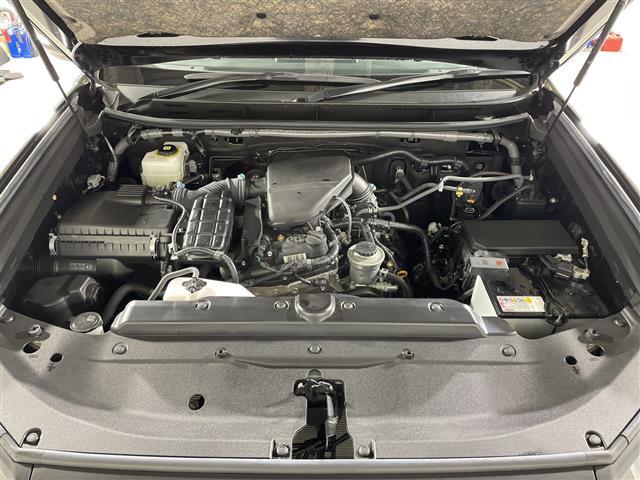 ランドクルーザープラド ＴＸ　Ｌパッケージ　マットブラックエディション　サンルーフ　純正メーカーナビ　フルセグテレビ　アラウンドビューモニター　黒革シート　ＢＳＭ　ドライブレコーダー　三列目電動シート　シートヒーター　シートクーラー　レーダークルーズコントロール（40枚目）