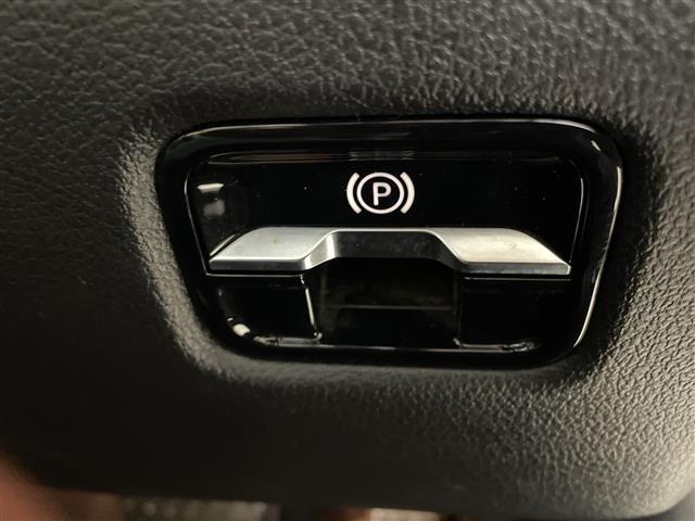 Cクラス C220dアバンギャルド 純正ナビゲーション BT DVD CD フルセグテレビ 全方位カメラ ブラインドスポットモニター ヘッドアップディスプレイ コーナーセンサー レーダークルーズコントロール パトルシフト(7枚目)