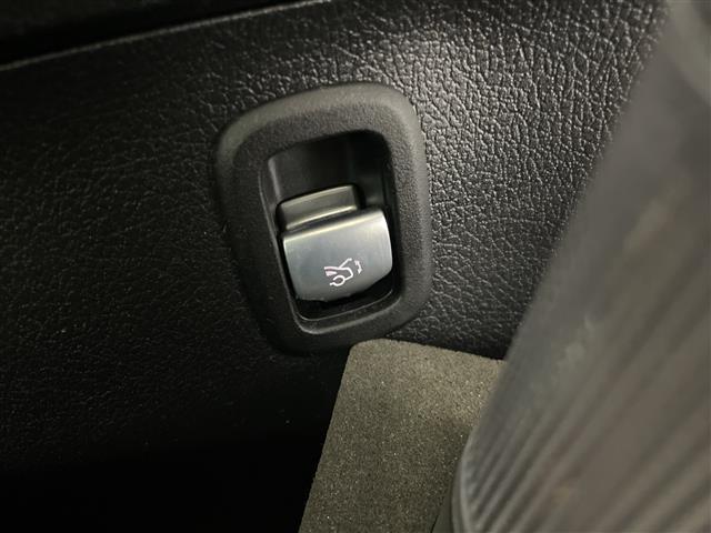 Cクラス C220dアバンギャルド 純正ナビゲーション BT DVD CD フルセグテレビ 全方位カメラ ブラインドスポットモニター ヘッドアップディスプレイ コーナーセンサー レーダークルーズコントロール パトルシフト(12枚目)