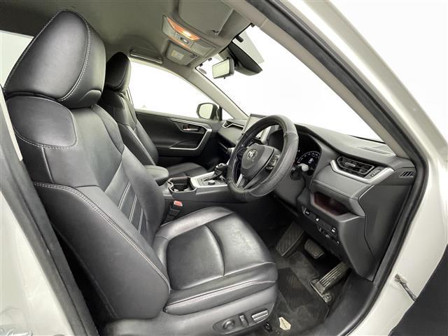 RAV4 G Zパッケージ ワンオーナー 純正ナビ(CD・DVD・フルセグ・BT)バックカメラ ビルトインETC 前後クリアランスソナー パワーバックドア 前席シートヒーター 運転席パワーシート ステアリングヒーター BSM(22枚目)