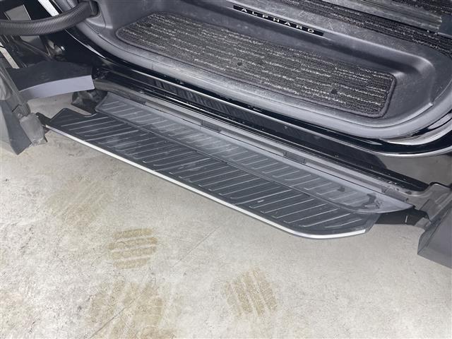 アルファード Z 左右独立ムーンルーフ 純正13.2型後席モニター 純正14型ナビ ユニバーサルステップ デジタルインナーミラー 全方位カメラ ワイヤレス充電 電動リアゲート 両側電動スライドドア ETC ドラレコ(7枚目)