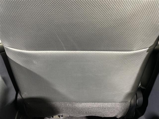 プリウス Ａツーリングセレクション　純正ナビ　エアロパーツ（モデリスタ）　追従クルコン　シートヒーター【Ｄ＋Ｎ】　ＨＵＤ　パーキングアシスト　自動駐車　バックカメラ　ワンセグＴＶ　ＡＭ／ＦＭ　ＡＵＸ　ビルトインＥＴＣ　社外フロアマット（13枚目）