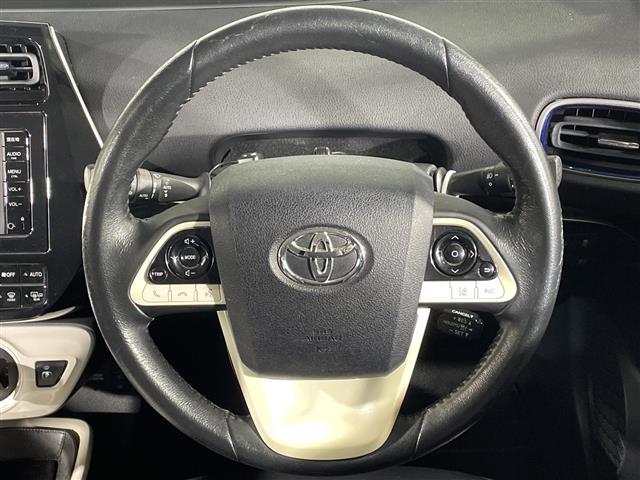 プリウス Ａツーリングセレクション　純正ナビ　エアロパーツ（モデリスタ）　追従クルコン　シートヒーター【Ｄ＋Ｎ】　ＨＵＤ　パーキングアシスト　自動駐車　バックカメラ　ワンセグＴＶ　ＡＭ／ＦＭ　ＡＵＸ　ビルトインＥＴＣ　社外フロアマット（23枚目）