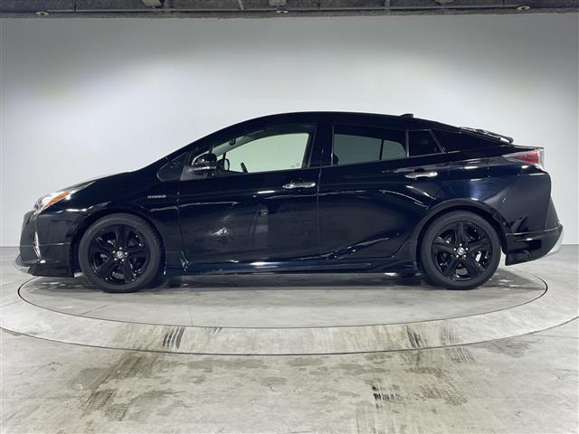 プリウス Ａツーリングセレクション　純正ナビ　エアロパーツ（モデリスタ）　追従クルコン　シートヒーター【Ｄ＋Ｎ】　ＨＵＤ　パーキングアシスト　自動駐車　バックカメラ　ワンセグＴＶ　ＡＭ／ＦＭ　ＡＵＸ　ビルトインＥＴＣ　社外フロアマット（33枚目）