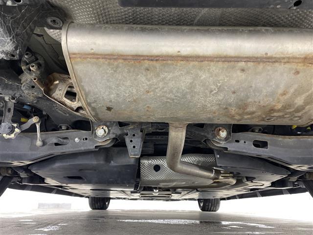 プリウス Ａツーリングセレクション　純正ナビ　エアロパーツ（モデリスタ）　追従クルコン　シートヒーター【Ｄ＋Ｎ】　ＨＵＤ　パーキングアシスト　自動駐車　バックカメラ　ワンセグＴＶ　ＡＭ／ＦＭ　ＡＵＸ　ビルトインＥＴＣ　社外フロアマット（42枚目）