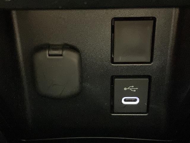 クラウンスポーツ Z 禁煙車 純正ナビ(フルセグTV/Bluetooth)全方位モニター トヨタセーフティー レーダークルコン パノラマルーフ ETC ドラレコ シートヒーター 電動リアゲート デジタルインナーミラー(17枚目)