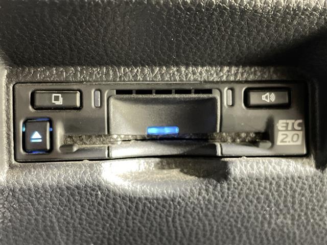 ノア ハイブリッドＳ－Ｚ　純正１０．５インチメモリナビ　全方位モニター　モデリスタエアロ　トヨタアドバンスドパーク　フルセグテレビ　純正フリップダウンモニター　レーダークルーズコントロール　両側パワースライドドア　ＥＴＣ（15枚目）