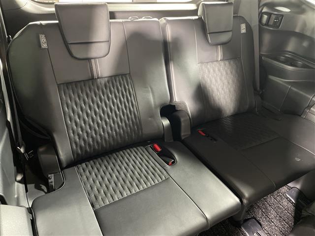 ノア ハイブリッドＳ－Ｚ　純正１０．５インチメモリナビ　全方位モニター　モデリスタエアロ　トヨタアドバンスドパーク　フルセグテレビ　純正フリップダウンモニター　レーダークルーズコントロール　両側パワースライドドア　ＥＴＣ（30枚目）