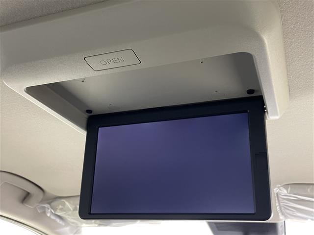 セレナ ｅ－パワー　ハイウェイスターＶ　登録済み未使用車　純正ナビ　フルセグ　全方位カメラ　両側パワースライド　ＢＳＭ　ビルトインＥＴＣ　横滑り防止装置　レーンアシスト　衝突軽減システム　追従型クルーズコントロール　デジタルインナーミラー（2枚目）