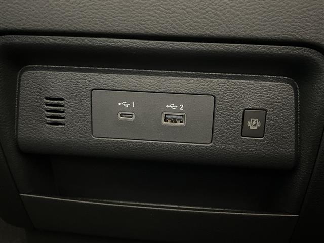 セレナ ｅ－パワー　ハイウェイスターＶ　登録済み未使用車　純正ナビ　フルセグ　全方位カメラ　両側パワースライド　ＢＳＭ　ビルトインＥＴＣ　横滑り防止装置　レーンアシスト　衝突軽減システム　追従型クルーズコントロール　デジタルインナーミラー（15枚目）