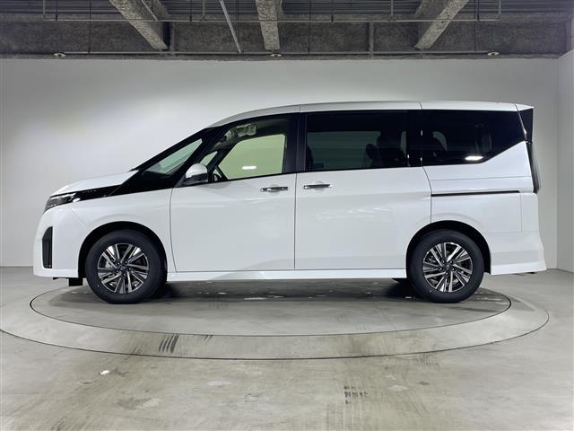 セレナ ｅ－パワー　ハイウェイスターＶ　登録済み未使用車　純正ナビ　フルセグ　全方位カメラ　両側パワースライド　ＢＳＭ　ビルトインＥＴＣ　横滑り防止装置　レーンアシスト　衝突軽減システム　追従型クルーズコントロール　デジタルインナーミラー（33枚目）