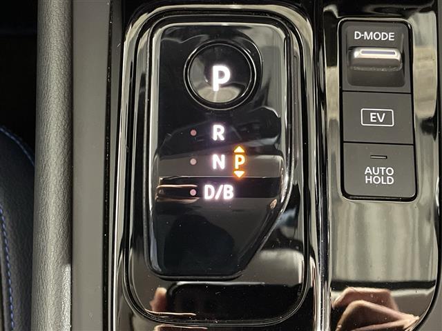 ノート オーテック 純正ナビ 全方位カメラ フルセグ(AM/FM/BT/アップルカープレイ)アラウンドビューモニター ドラレコ追従型クルーズコントロール 横滑り防止装置 レーンアシスト 衝突軽減システム LEDライト(10枚目)