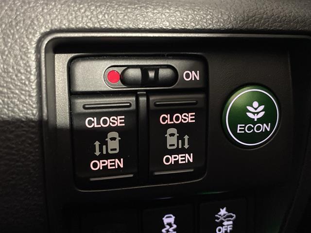 オデッセイハイブリッド ハイブリッドアブソルート・ホンダセンシングＥＸパック　純正ＨＤＤナビ　社外カメラ前後　オットマン　アダプティブクルーズコントロール　両側パワースライドドア　純正ＥＴＣ　社外ドラレコ　レーダー探知機　路外逸脱抑制システム　ブラインドスポットモニター（9枚目）