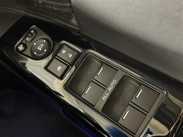 オデッセイハイブリッド ハイブリッドアブソルート・ホンダセンシングＥＸパック　純正ＨＤＤナビ　社外カメラ前後　オットマン　アダプティブクルーズコントロール　両側パワースライドドア　純正ＥＴＣ　社外ドラレコ　レーダー探知機　路外逸脱抑制システム　ブラインドスポットモニター（17枚目）
