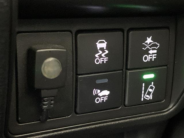 オデッセイハイブリッド ハイブリッドアブソルート・ホンダセンシングＥＸパック　純正ＨＤＤナビ　社外カメラ前後　オットマン　アダプティブクルーズコントロール　両側パワースライドドア　純正ＥＴＣ　社外ドラレコ　レーダー探知機　路外逸脱抑制システム　ブラインドスポットモニター（18枚目）