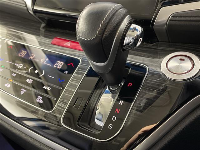 オデッセイハイブリッド ハイブリッドアブソルート・ホンダセンシングＥＸパック　純正ＨＤＤナビ　社外カメラ前後　オットマン　アダプティブクルーズコントロール　両側パワースライドドア　純正ＥＴＣ　社外ドラレコ　レーダー探知機　路外逸脱抑制システム　ブラインドスポットモニター（21枚目）