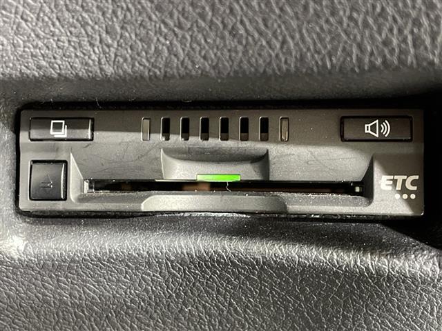 シエンタ Ｇ　純正ナビ　両側パワスラ　３列シート　純正ＥＴＣ　バックカメラ　アイドリングストップ　フルセグテレビ　Ｂｌｕｅｔｏｏｔｈ　ＣＤ／ＤＶＤ再生　オートライト　オートマチックハイビーム　レーンキープアシスト（10枚目）