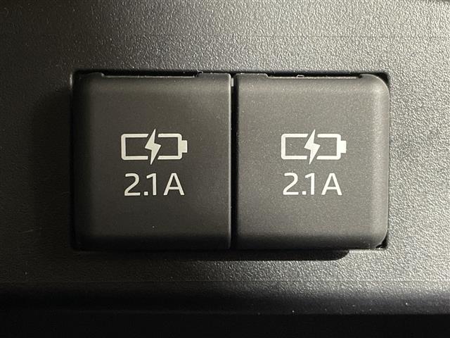 シエンタ Ｇ　純正ナビ　両側パワスラ　３列シート　純正ＥＴＣ　バックカメラ　アイドリングストップ　フルセグテレビ　Ｂｌｕｅｔｏｏｔｈ　ＣＤ／ＤＶＤ再生　オートライト　オートマチックハイビーム　レーンキープアシスト（11枚目）