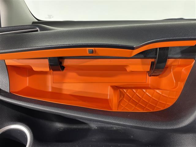 シエンタ Ｇ　純正ナビ　両側パワスラ　３列シート　純正ＥＴＣ　バックカメラ　アイドリングストップ　フルセグテレビ　Ｂｌｕｅｔｏｏｔｈ　ＣＤ／ＤＶＤ再生　オートライト　オートマチックハイビーム　レーンキープアシスト（16枚目）