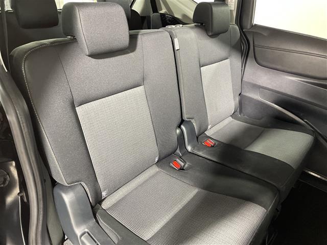 シエンタ Ｇ　純正ナビ　両側パワスラ　３列シート　純正ＥＴＣ　バックカメラ　アイドリングストップ　フルセグテレビ　Ｂｌｕｅｔｏｏｔｈ　ＣＤ／ＤＶＤ再生　オートライト　オートマチックハイビーム　レーンキープアシスト（30枚目）