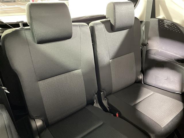 シエンタ Ｇ　純正ナビ　両側パワスラ　３列シート　純正ＥＴＣ　バックカメラ　アイドリングストップ　フルセグテレビ　Ｂｌｕｅｔｏｏｔｈ　ＣＤ／ＤＶＤ再生　オートライト　オートマチックハイビーム　レーンキープアシスト（32枚目）