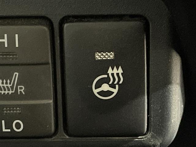 シエンタ ハイブリッド　ファンベースＧ　純正ナビ　両側パワスラ　クルーズコントロール　全方位カメラ　前後コーナーセンサー　社外ドラレコ　純正ＥＴＣ　ＣＤ再生　シートヒーター　ステアリングヒーター　レーンキープアシスト　オートライト　フルセグ（8枚目）