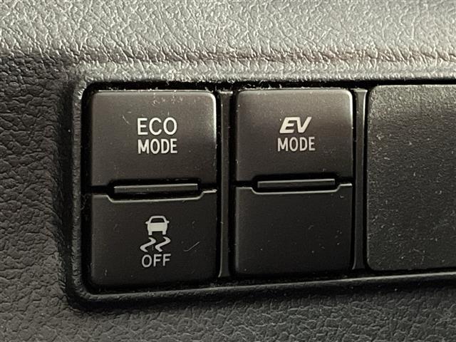 シエンタ ハイブリッド　ファンベースＧ　純正ナビ　両側パワスラ　クルーズコントロール　全方位カメラ　前後コーナーセンサー　社外ドラレコ　純正ＥＴＣ　ＣＤ再生　シートヒーター　ステアリングヒーター　レーンキープアシスト　オートライト　フルセグ（9枚目）