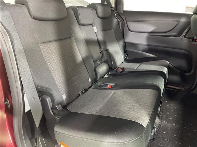 シエンタ ハイブリッド　ファンベースＧ　純正ナビ　両側パワスラ　クルーズコントロール　全方位カメラ　前後コーナーセンサー　社外ドラレコ　純正ＥＴＣ　ＣＤ再生　シートヒーター　ステアリングヒーター　レーンキープアシスト　オートライト　フルセグ（27枚目）