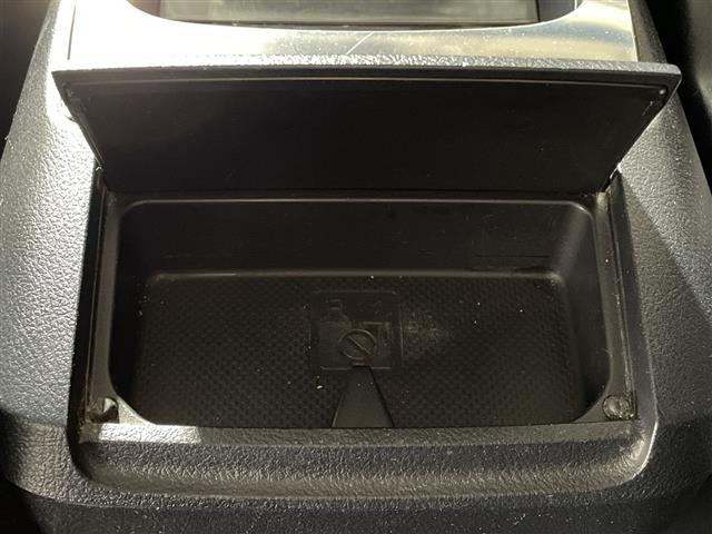 気になる車はすぐにお問い合わせください！画面右側の００６６から始まる無料ダイヤルからお問い合わせ下さい！専門スタッフがお車のご質問にお答えいたします！