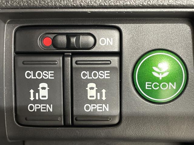 オデッセイ アブソルート・ＥＸ　純正ナビ（ＣＤ／ＤＶＤ／ＢＴ／フルセグＴＶ　）バックモニター　純正フリップダウンモニター　シティブレーキアクティブシステム　ＢＳＭ　クルーズコントロール　ハーフレザーシート　シートヒーター（6枚目）