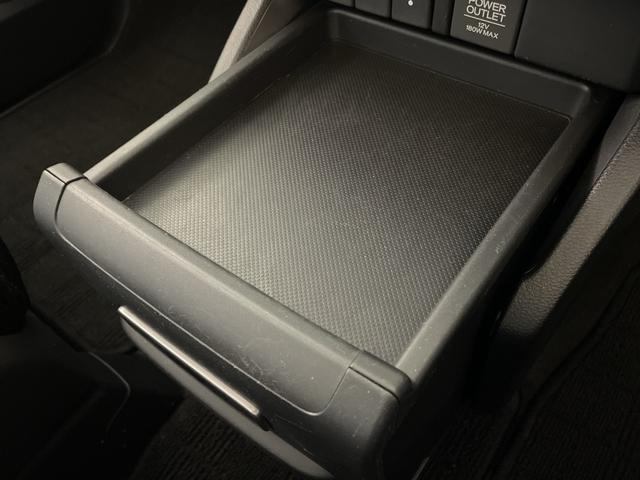 オデッセイ アブソルート・ＥＸ　純正ナビ（ＣＤ／ＤＶＤ／ＢＴ／フルセグＴＶ　）バックモニター　純正フリップダウンモニター　シティブレーキアクティブシステム　ＢＳＭ　クルーズコントロール　ハーフレザーシート　シートヒーター（20枚目）