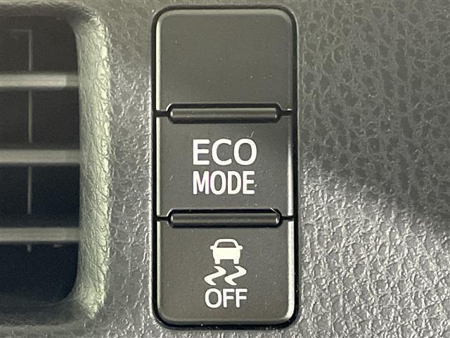 ノア Ｓｉ　純正メモリナビ　両側パワースライドドア　３列シート　フルセグテレビ　Ｂｌｕｅｔｏｏｔｈ　ウォークスルー　バックカメラ　アイドリングストップ　プッシュスタート　スマートキー　純正ＥＴＣ　コーナーセンサー（16枚目）