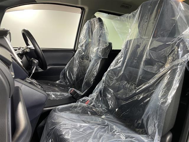 ノア Ｓｉ　純正メモリナビ　両側パワースライドドア　３列シート　フルセグテレビ　Ｂｌｕｅｔｏｏｔｈ　ウォークスルー　バックカメラ　アイドリングストップ　プッシュスタート　スマートキー　純正ＥＴＣ　コーナーセンサー（26枚目）