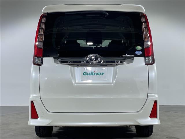 ノア Ｓｉ　純正メモリナビ　両側パワースライドドア　３列シート　フルセグテレビ　Ｂｌｕｅｔｏｏｔｈ　ウォークスルー　バックカメラ　アイドリングストップ　プッシュスタート　スマートキー　純正ＥＴＣ　コーナーセンサー（31枚目）