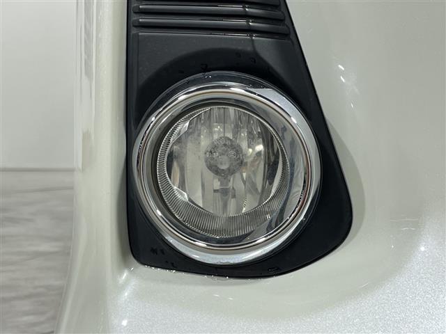 ノア Ｓｉ　純正メモリナビ　両側パワースライドドア　３列シート　フルセグテレビ　Ｂｌｕｅｔｏｏｔｈ　ウォークスルー　バックカメラ　アイドリングストップ　プッシュスタート　スマートキー　純正ＥＴＣ　コーナーセンサー（39枚目）