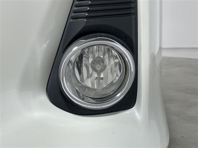 ノア Ｓｉ　純正メモリナビ　両側パワースライドドア　３列シート　フルセグテレビ　Ｂｌｕｅｔｏｏｔｈ　ウォークスルー　バックカメラ　アイドリングストップ　プッシュスタート　スマートキー　純正ＥＴＣ　コーナーセンサー（40枚目）