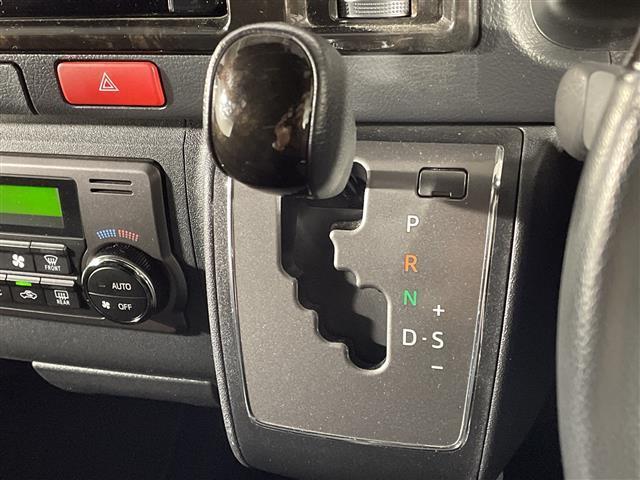 ハイエースバン スーパーGL ダーク プライムII モデリスタエアロ 純正メモリナビ 社外フリップダウンモニター アラウンドビューモニター 両側パワースライドドア ETC2.0 プッシュスタート フルセグテレビ 衝突軽減ブレーキ レーンキープアシスト(33枚目)