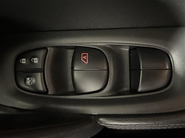 エクストレイル 20X エマージェンシーブレーキパッケージ 社外メモリナビ(CD/DVD/BT/フルセグTV)バックモニター エマージェンシーブレーキ 車線逸脱警報 前方ドラレコ ETC オートライト LEDヘッドライト フォグランプ 革シート シートヒーター(11枚目)