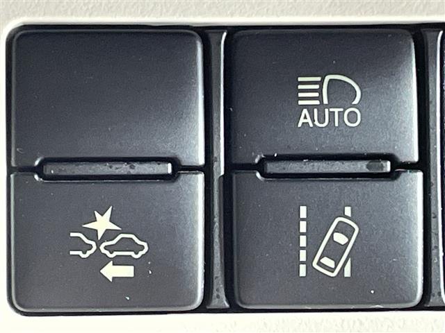 シエンタ G 社外メモリーナビゲーション CD DVD BT フルセグテレビ バックカメラ オートライト オートハイビーム LEDライト 革巻きステアリング ステアリングスイッチ ドライブレコーダー 純正アルミ(13枚目)