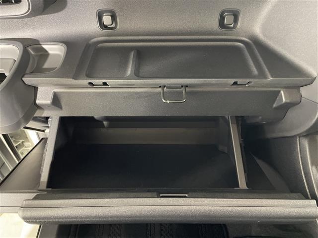 シエンタ ハイブリッドZ 禁煙車 純正ディスプレイオーディオ AM FM BT フルセグテレビ パノラマビューモニター トヨタセーフティセンス 両側パワースライドドア シートヒーター プッシュスタートエンジン(22枚目)