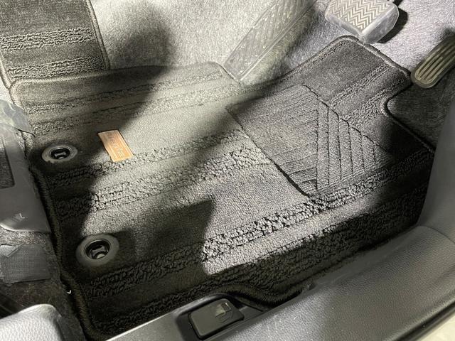 シエンタ ハイブリッドZ 禁煙車 純正ディスプレイオーディオ AM FM BT フルセグテレビ パノラマビューモニター トヨタセーフティセンス 両側パワースライドドア シートヒーター プッシュスタートエンジン(26枚目)